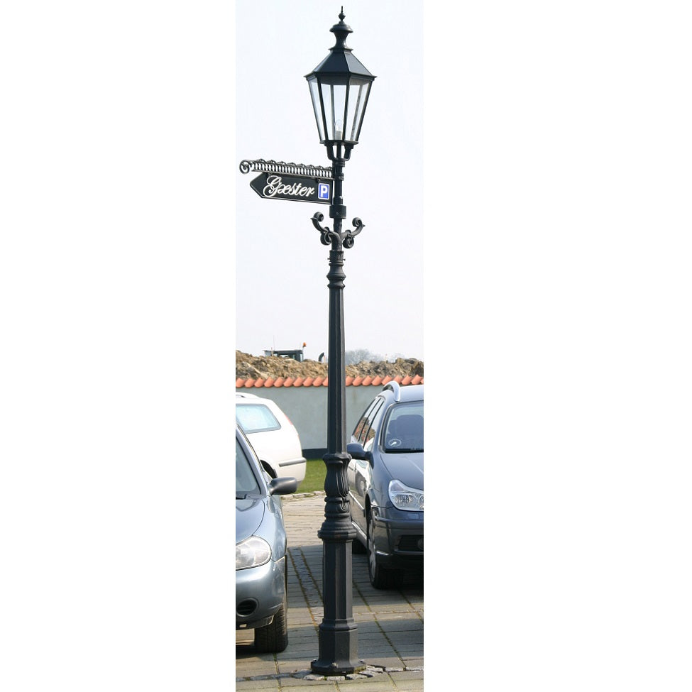 Vejviser med lampe hjd. 325 cm