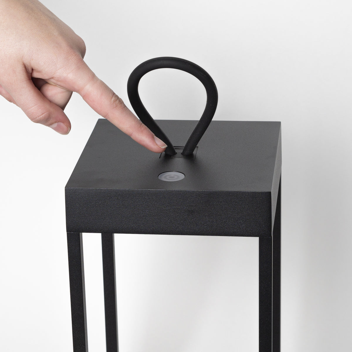 Lanterne m/ LED lys touch sort hjd. 30 cm genopladelig